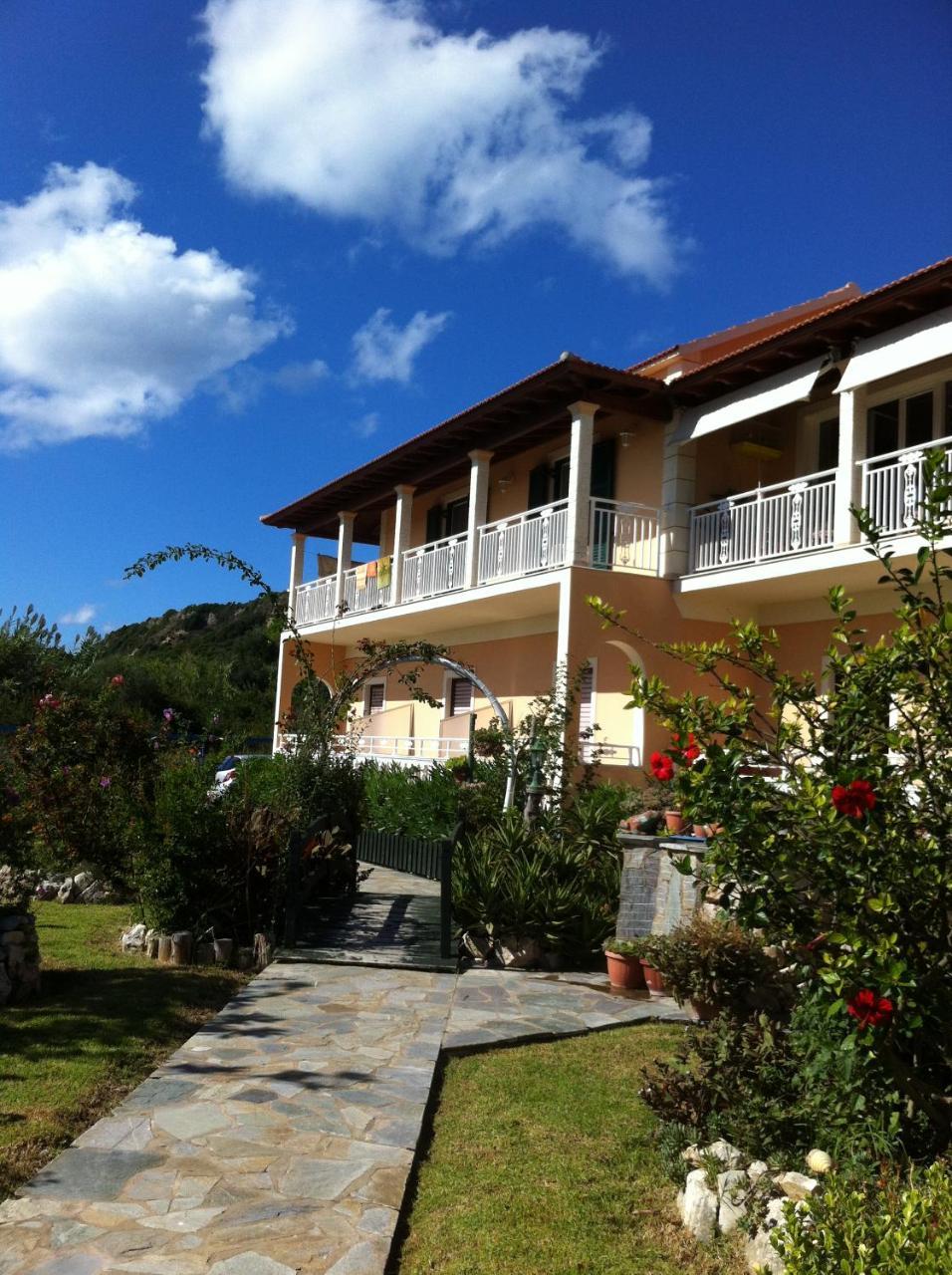 Eleni Apartments อาร์ริลลาส ภายนอก รูปภาพ