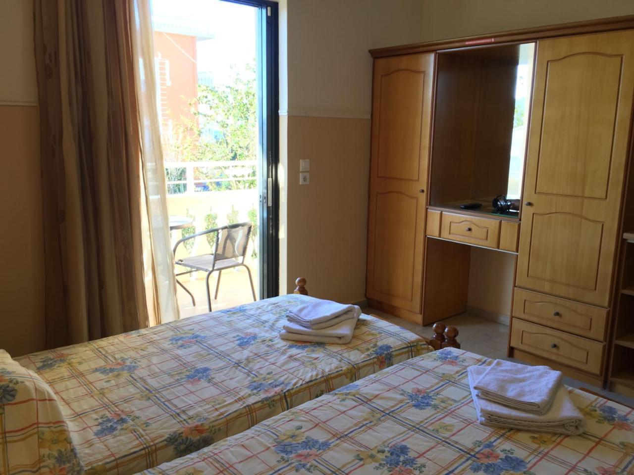 Eleni Apartments อาร์ริลลาส ภายนอก รูปภาพ